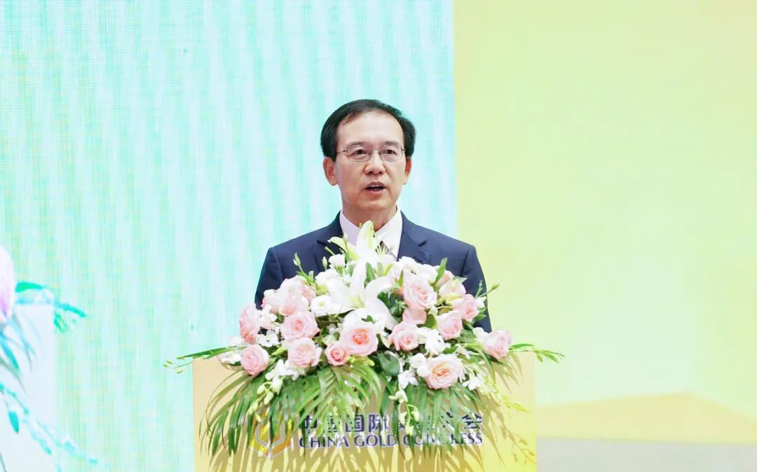 中国黄金协会会长单位代表、中国黄金集团有限公司党委副书记、总经理殷长波.png